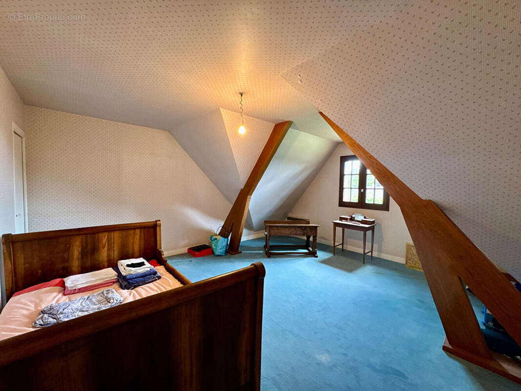 Maison à CROTTES-EN-PITHIVERAIS