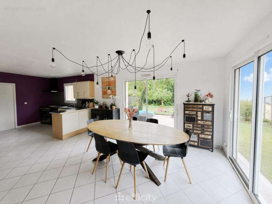 Maison 130 m² à La Chapelle-Chaussee  - photo 3