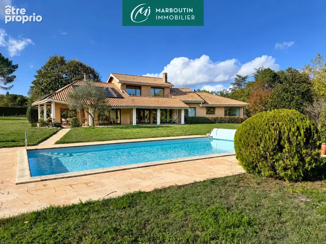Villa de caractère avec piscine - photo 1