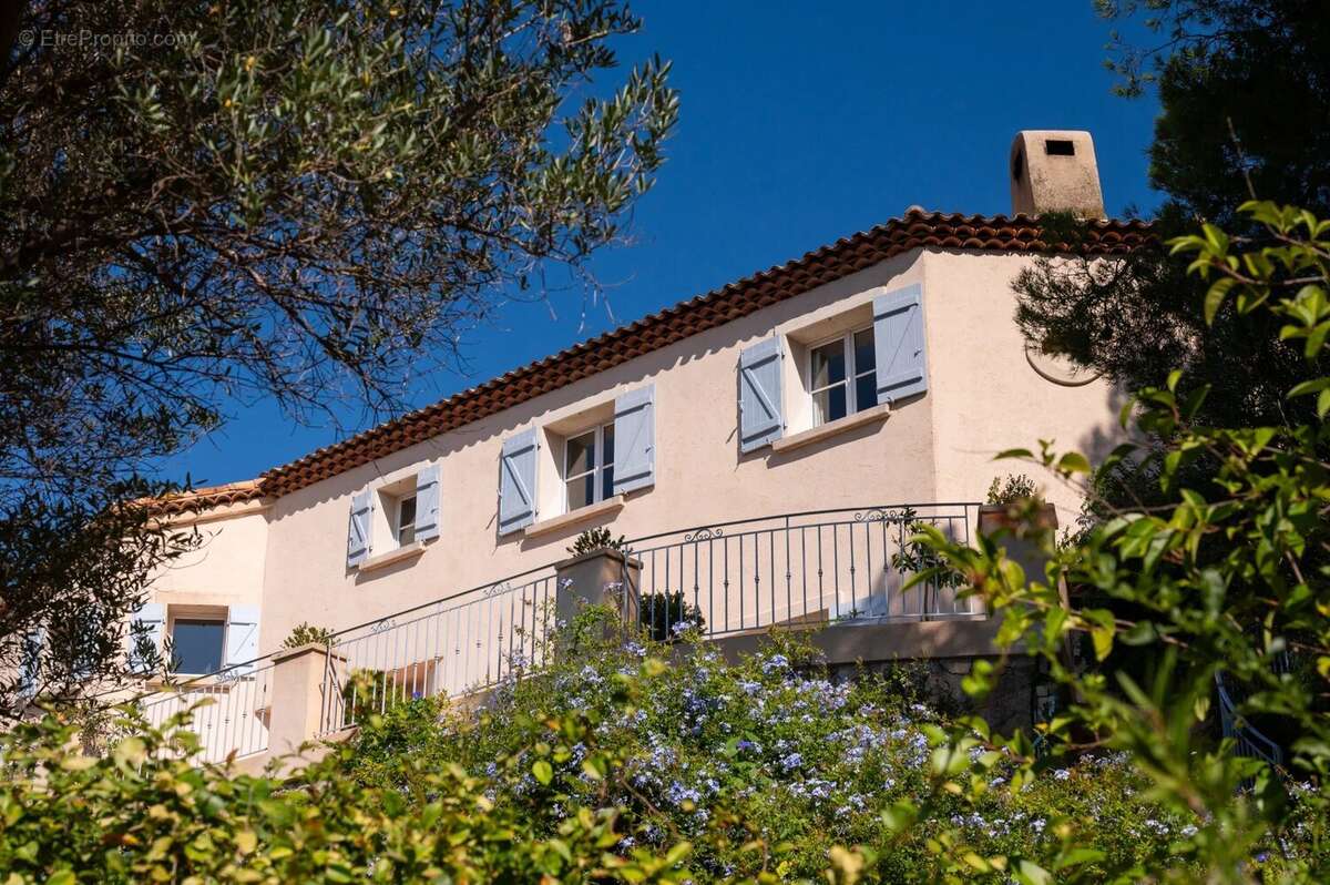 Maison à CARQUEIRANNE