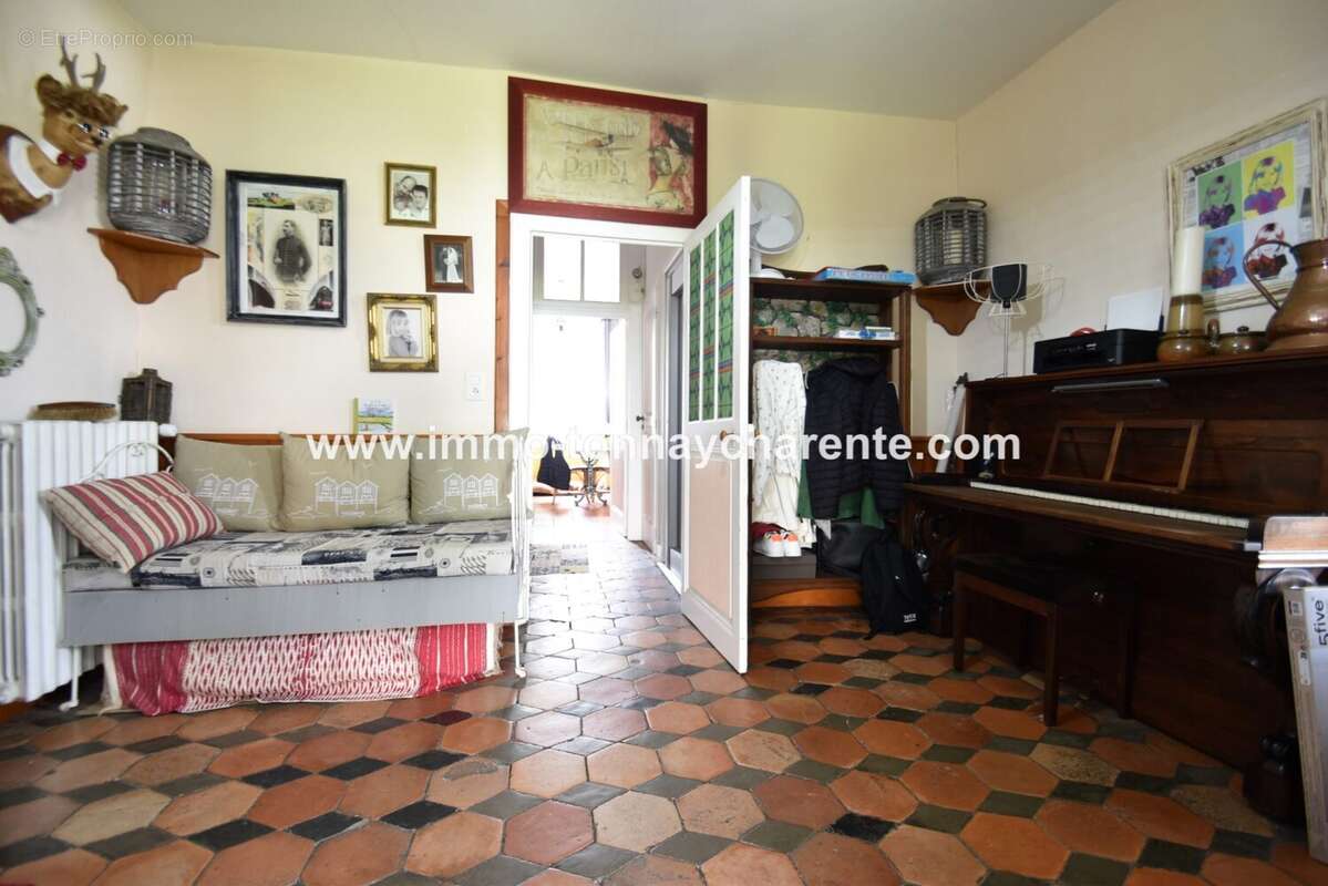 Maison à TONNAY-CHARENTE