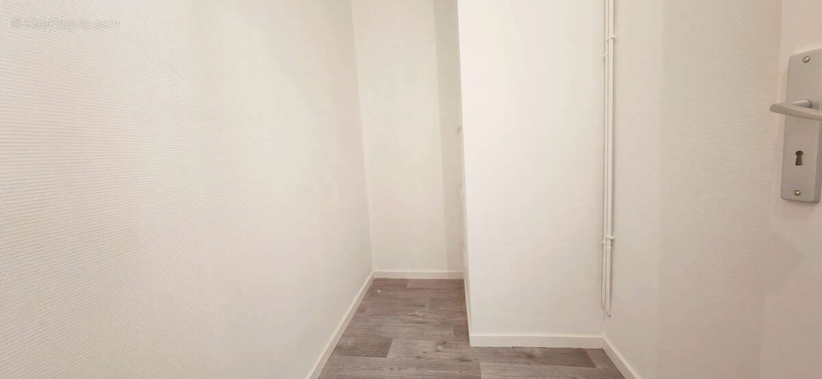 T3 entierement renové au 7ème avec balcon et garage - photo 7
