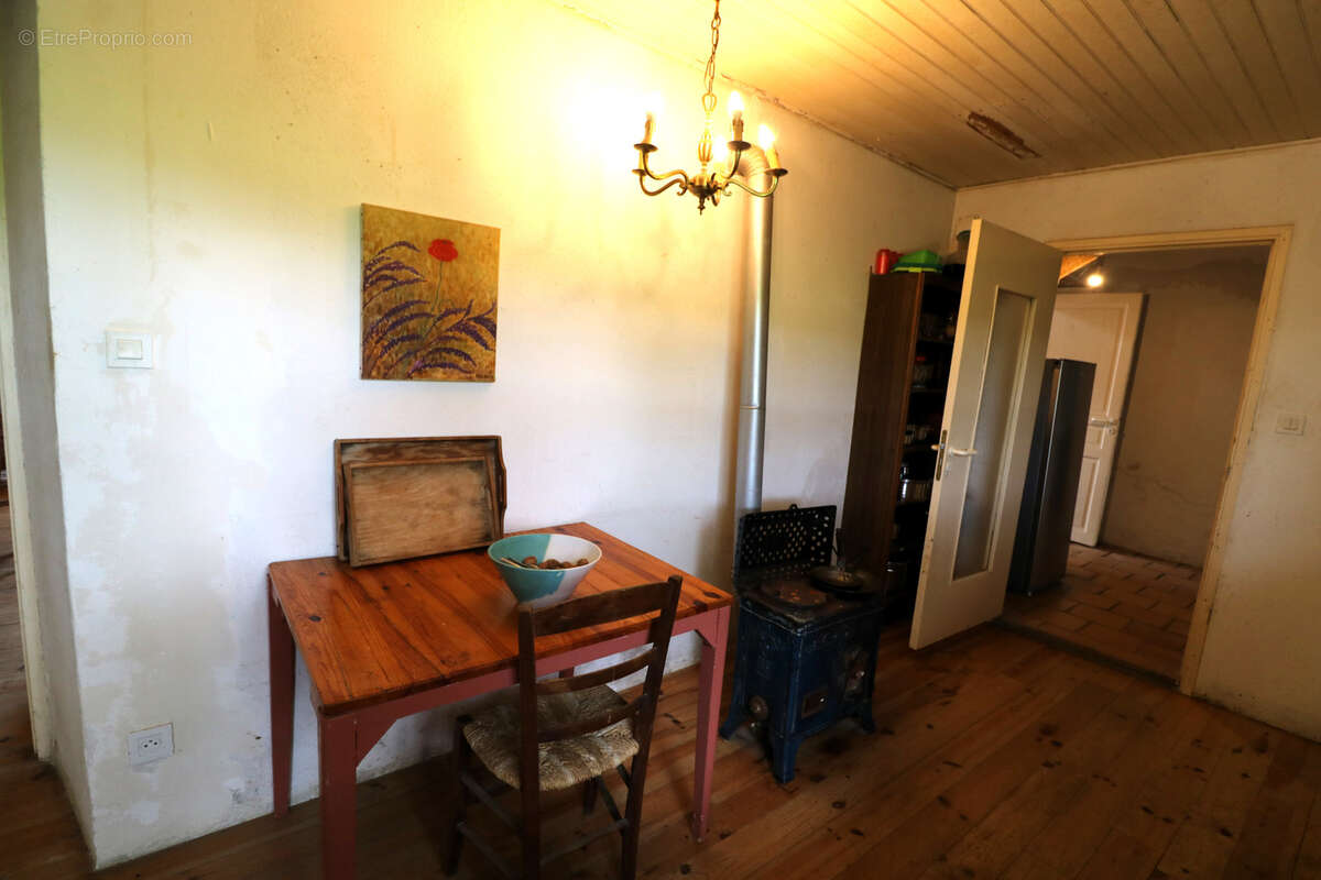 Maison à MONLEON-MAGNOAC