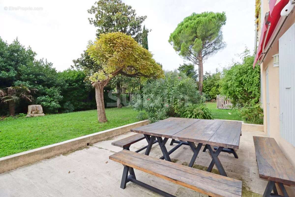 Maison à MONTELIMAR