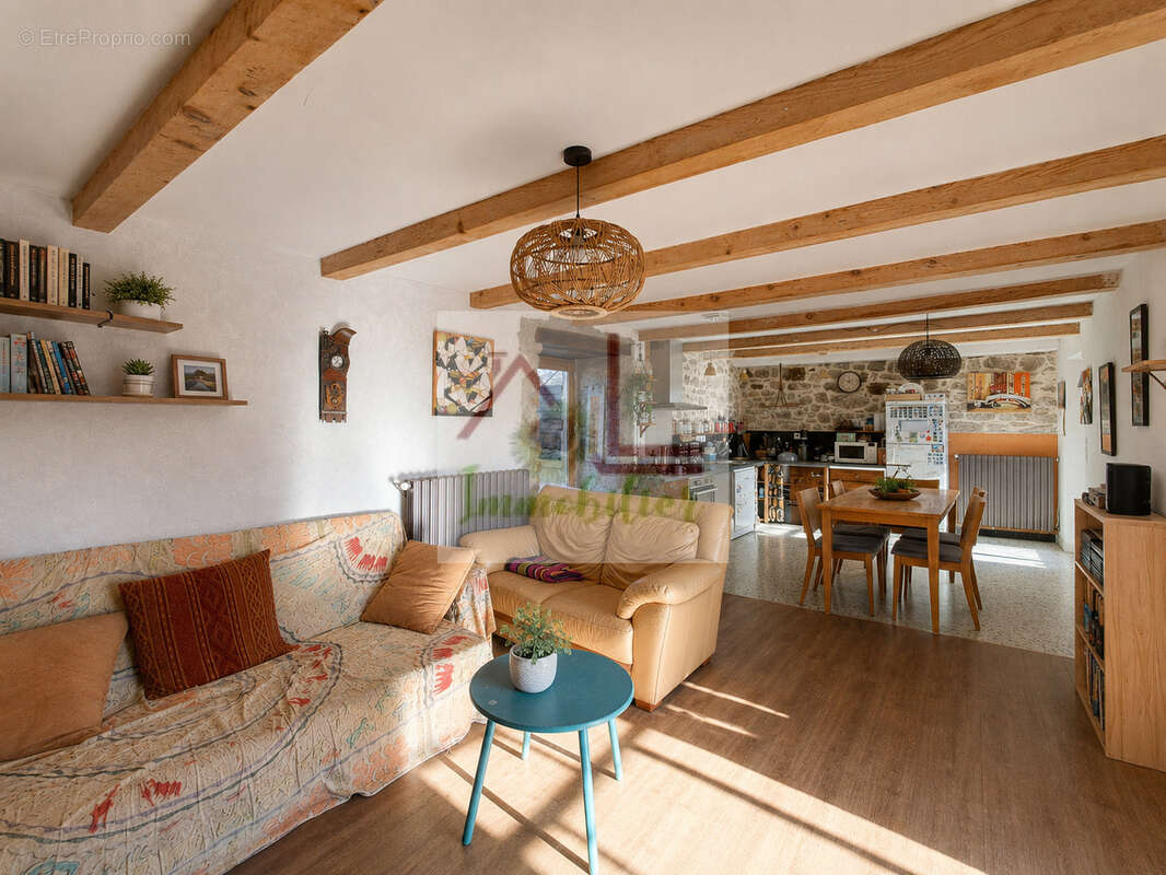 Maison à PREVENCHERES