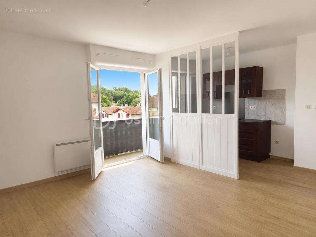 T2 rénové avec balcon - Centre ville à pied - photo 2
