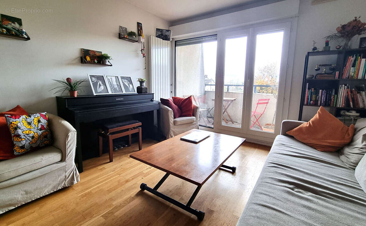 Appartement 2 chambres ** 1 min gare HOUILLES - photo 8