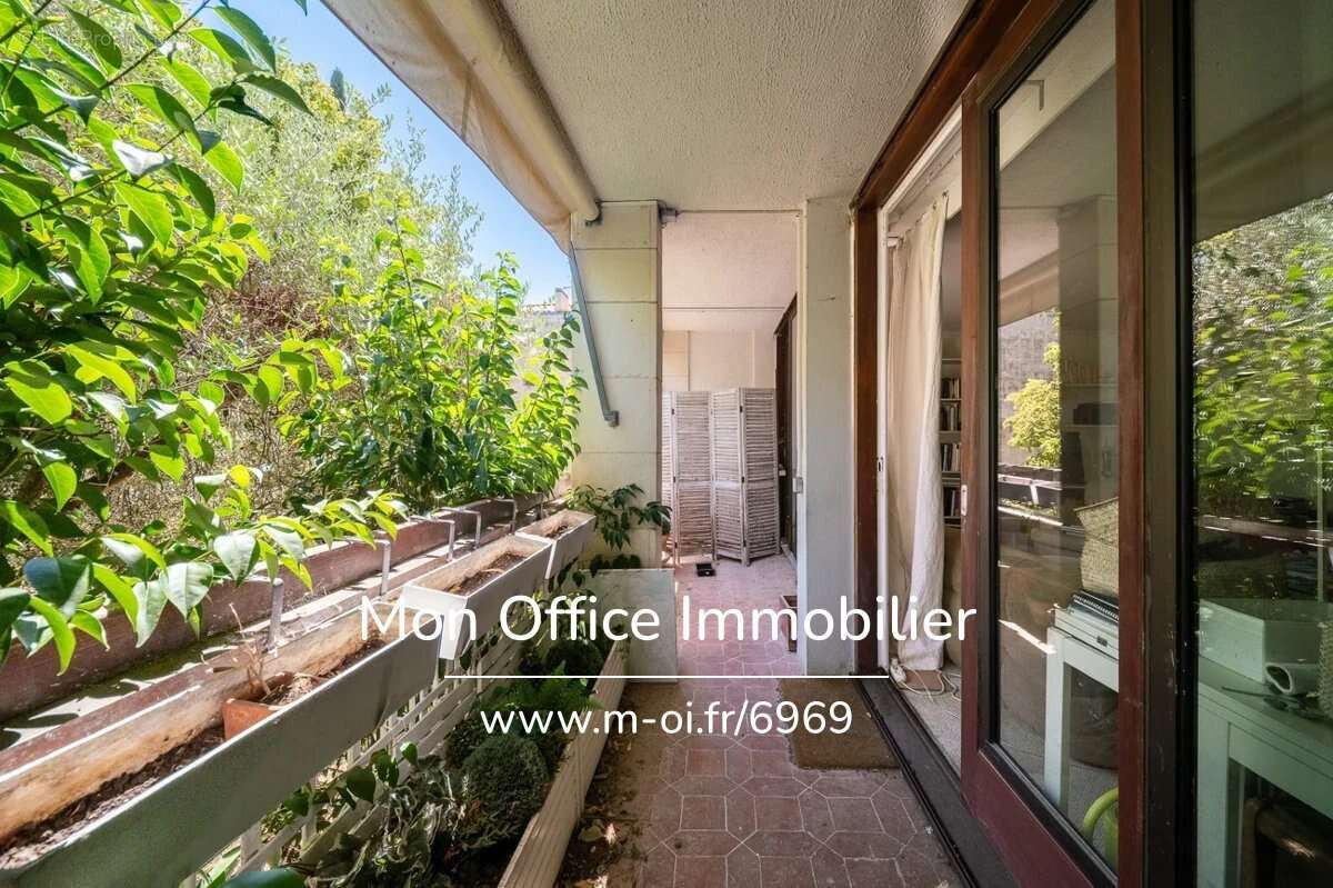 Référence : 6969-CDI - Appartement T3/T4 de 93 m² avec terrasse dans résidence sécurisée et parc arboré - photo 8