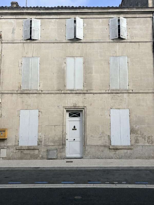 Maison à COGNAC