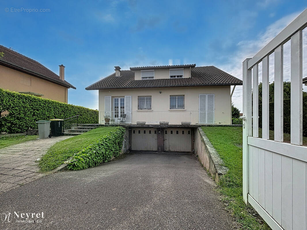 Maison à DECINES-CHARPIEU