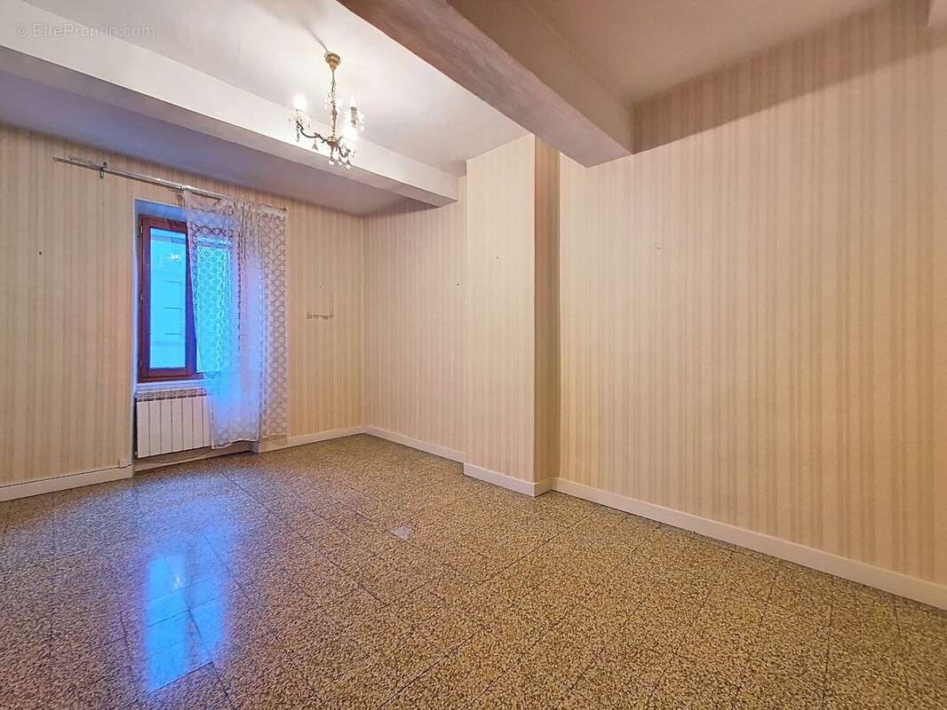 Maison à SAINT-CHINIAN