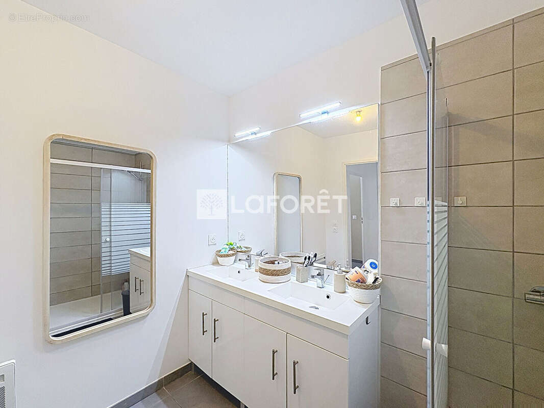 Porte d'espagne - t3 rez de jardin + parking - photo 8