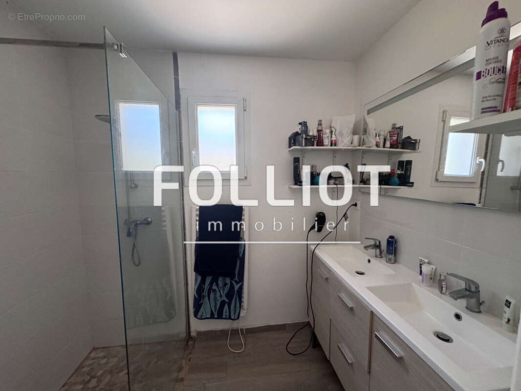 Entre mer & terre, maison spacieuse à vendre à Gratot avec vie de plain pied - Un véritable havre de paix ! - photo 7