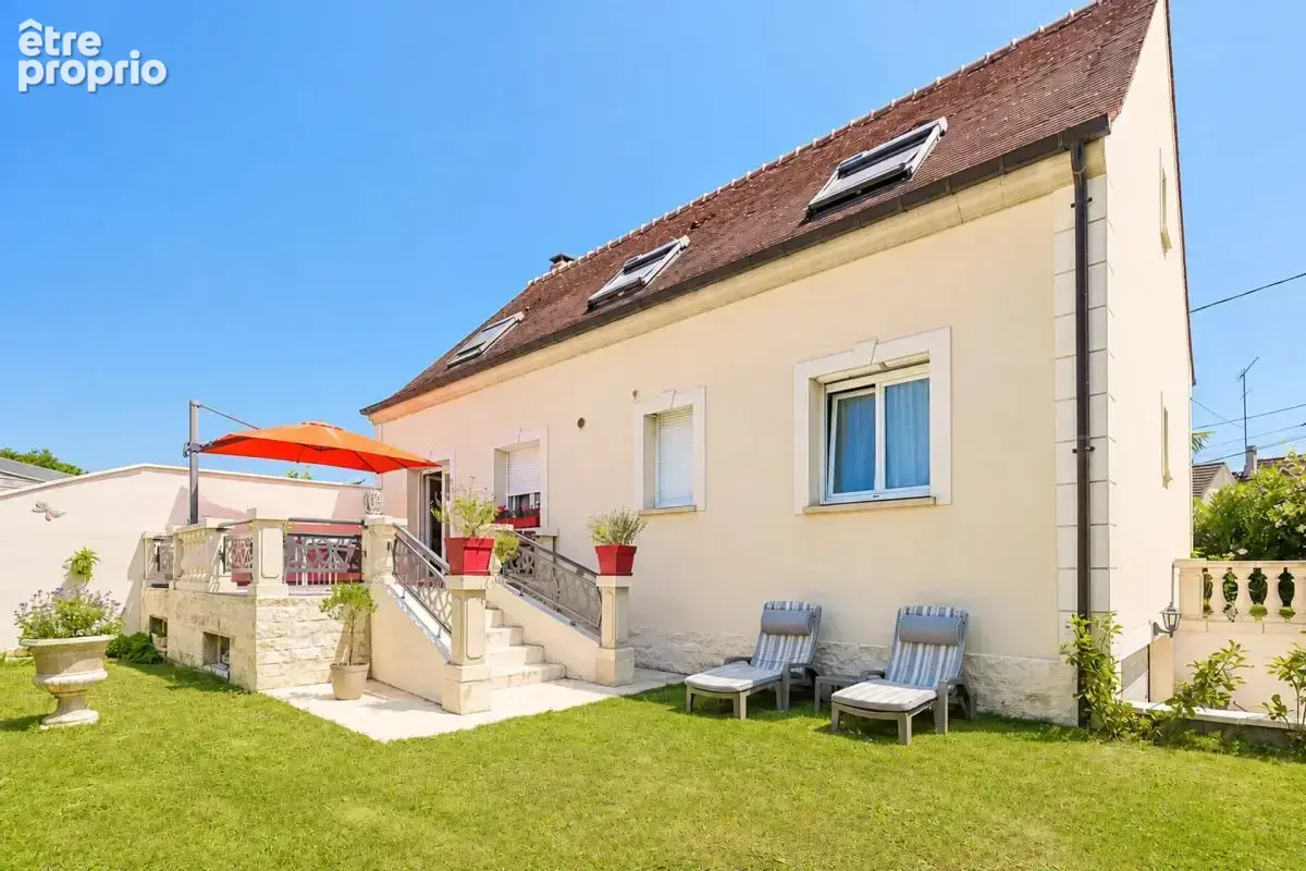 Maison de 7 pièces de 245 m² à Claye-Souilly - photo 7