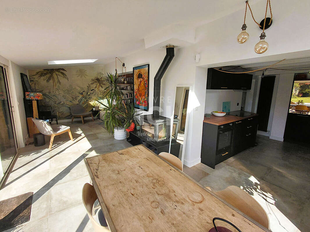 Maison à SAINTE-LUCE-SUR-LOIRE