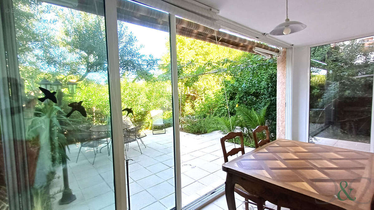 Appartement à BORMES-LES-MIMOSAS