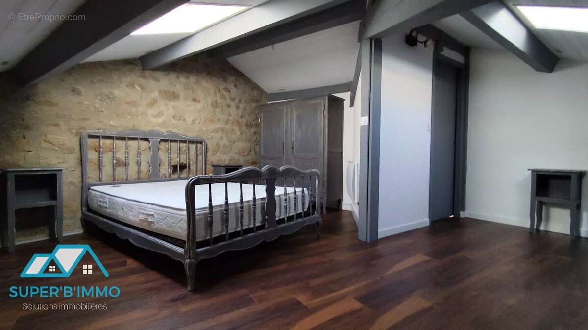 Batisse en pierre avec 2 logements et terrain - photo 14