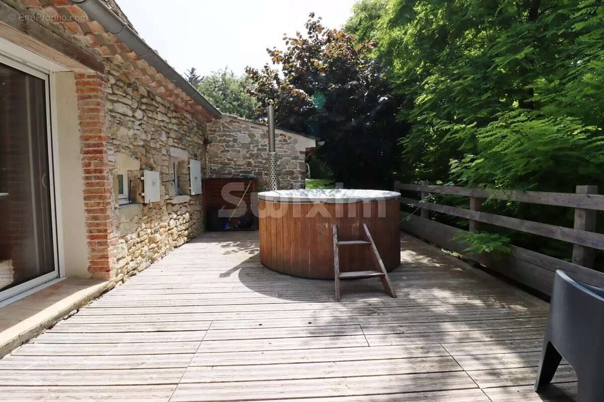 Maison à PONT-DE-BARRET