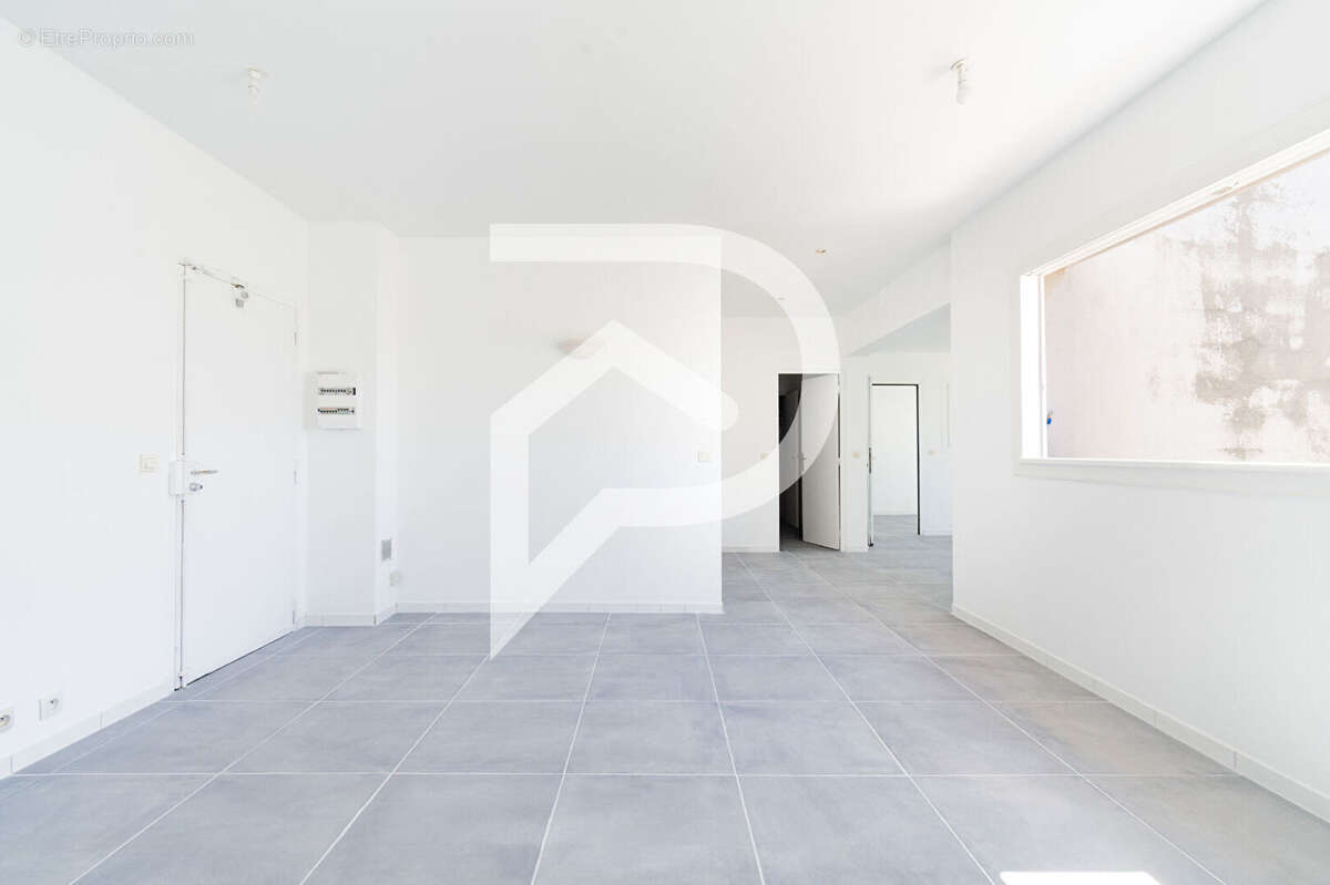 Appartement à MARSEILLE-7E