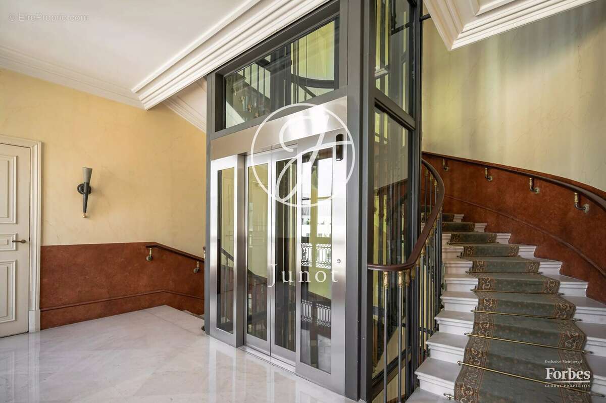 Appartement à PARIS-6E