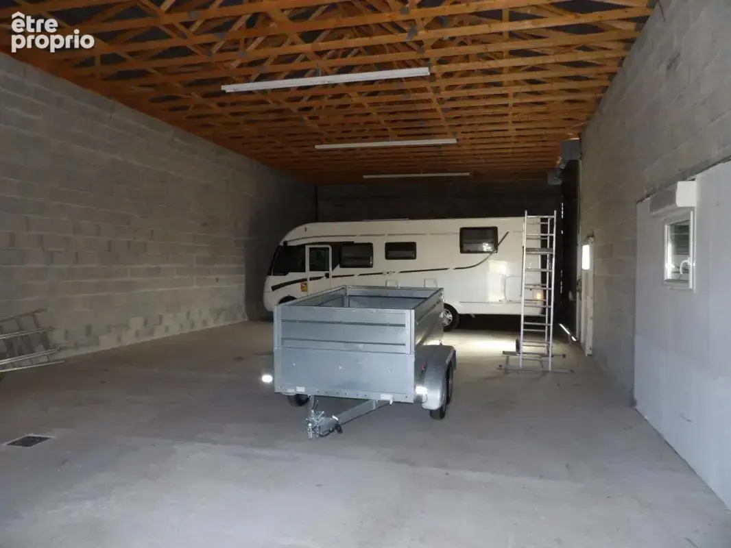 Bâtiment de 170m2 - photo 2