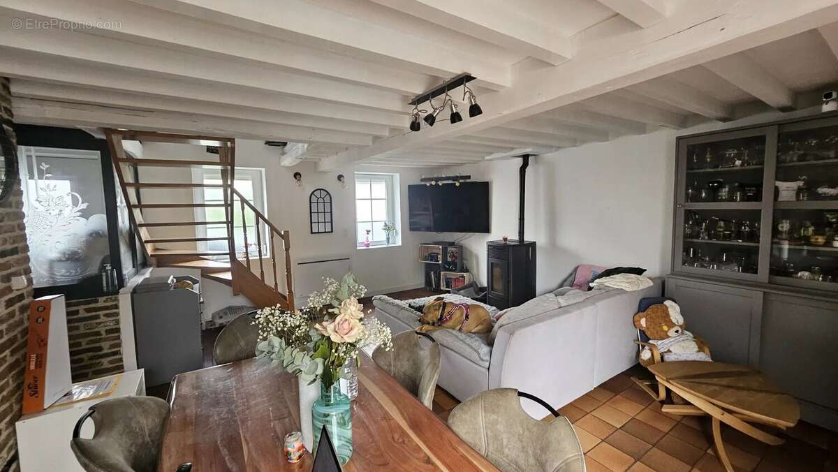 Maison à NEUVILLE-EN-FERRAIN