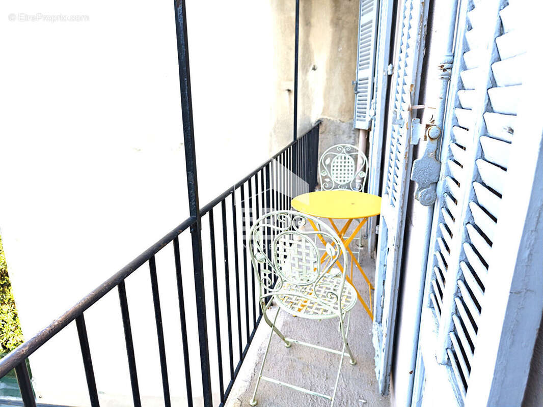 Appartement à MARSEILLE-5E