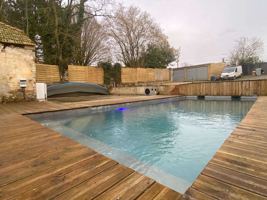 Maison à NEUILLY-SAINT-FRONT