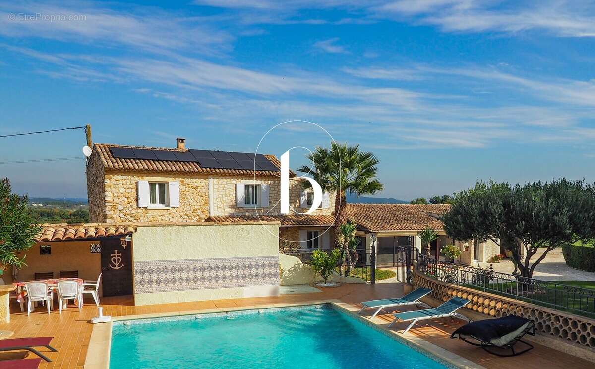 Maison à SAINT-VICTOR-LA-COSTE