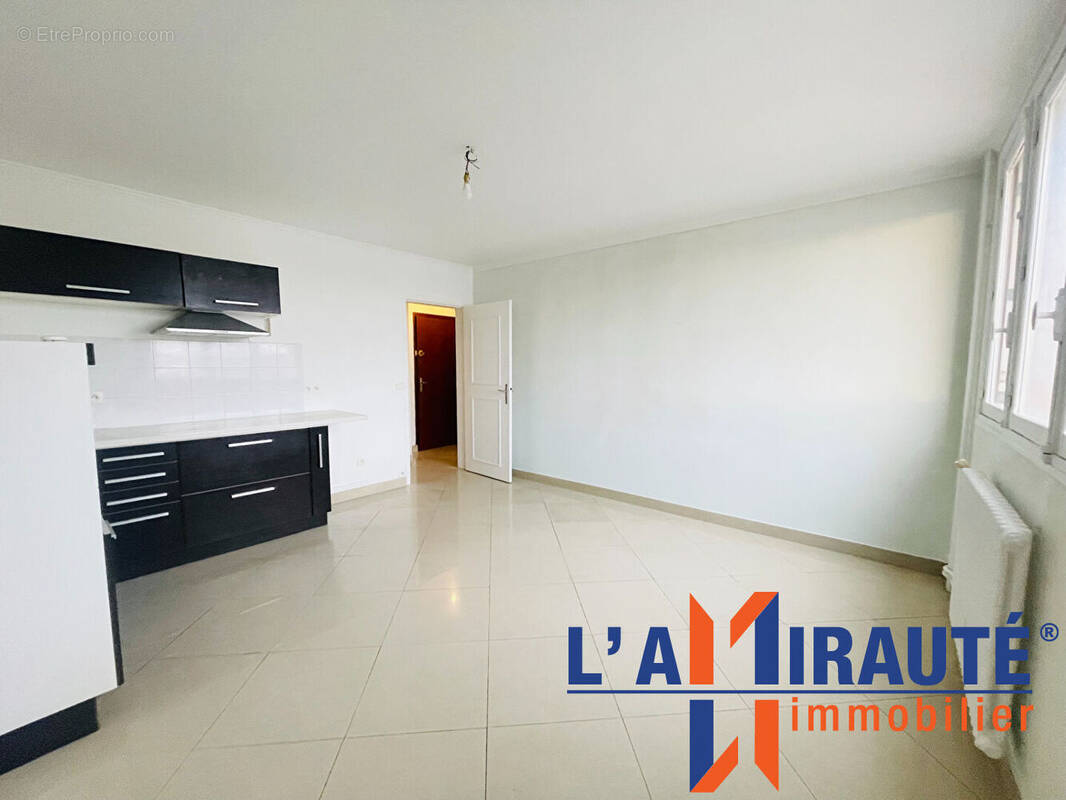 Appartement à SARTROUVILLE