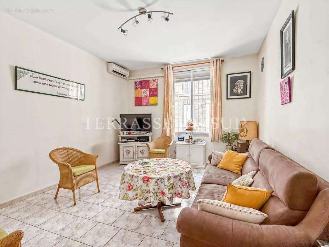 Appartement à MARSEILLE-5E