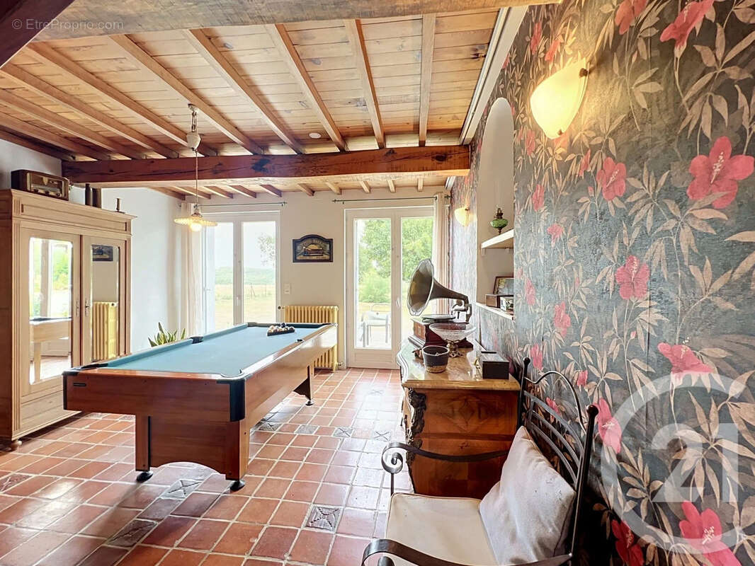 Maison 267 m² à Mirande  - photo 18