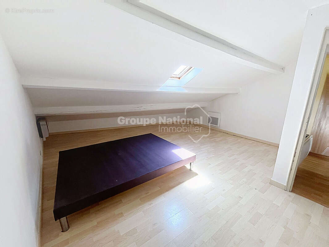Appartement à SAINTE-CECILE-LES-VIGNES