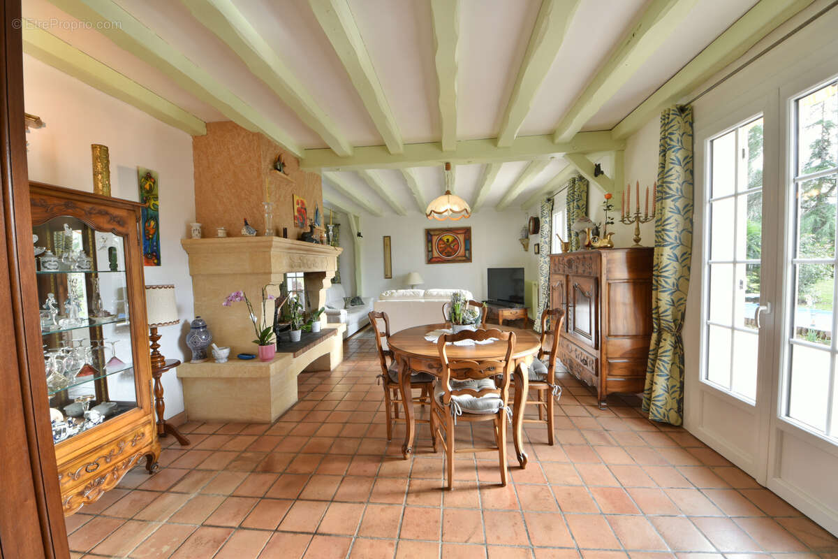 Maison à DAMPNIAT