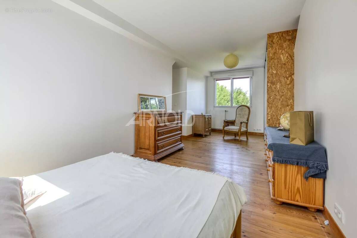 Nantes Perverie - Impasse privée - Belle maison familiale années 30 -7 chambres + locatif ou bureaux - photo 11