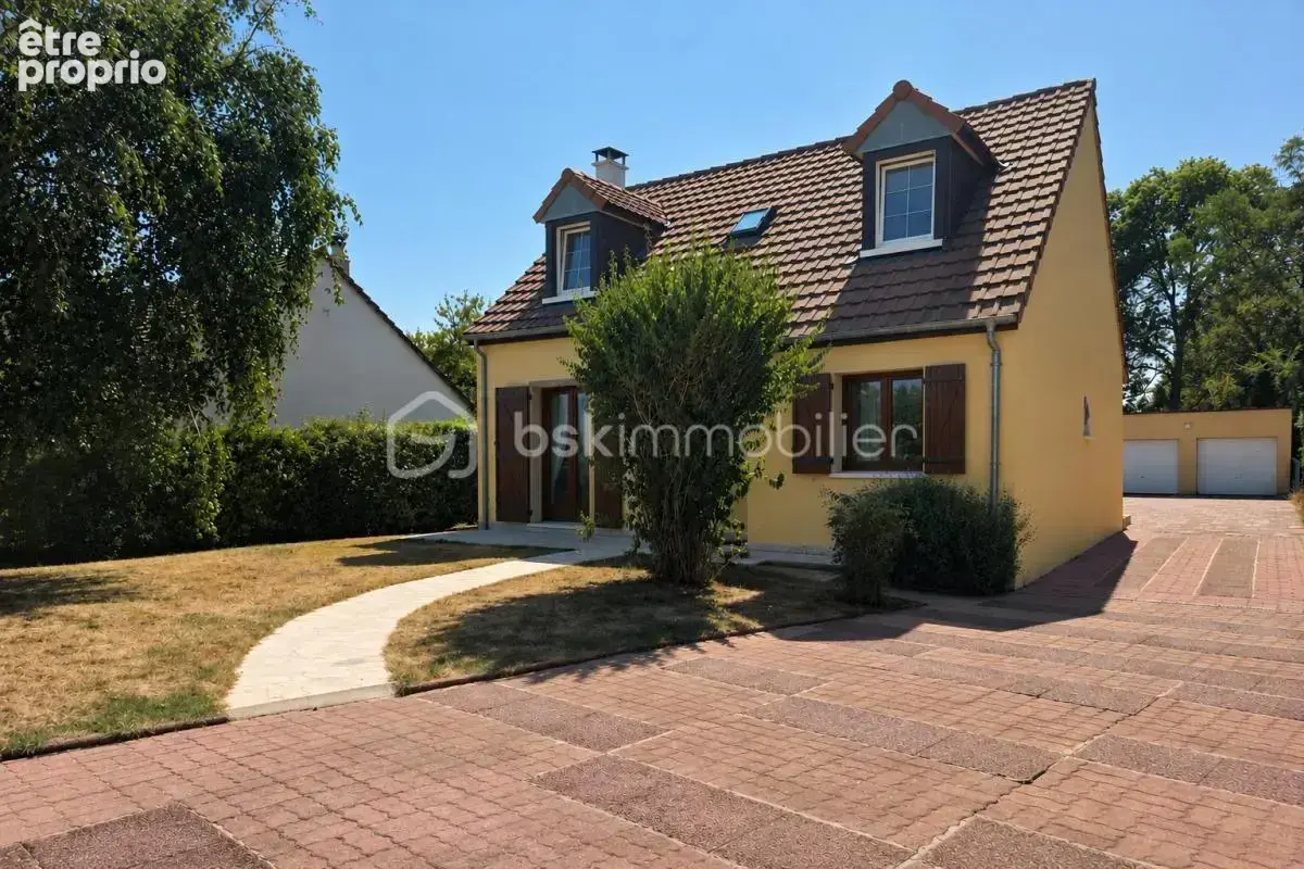 Maison à MONTCOURT-FROMONVILLE