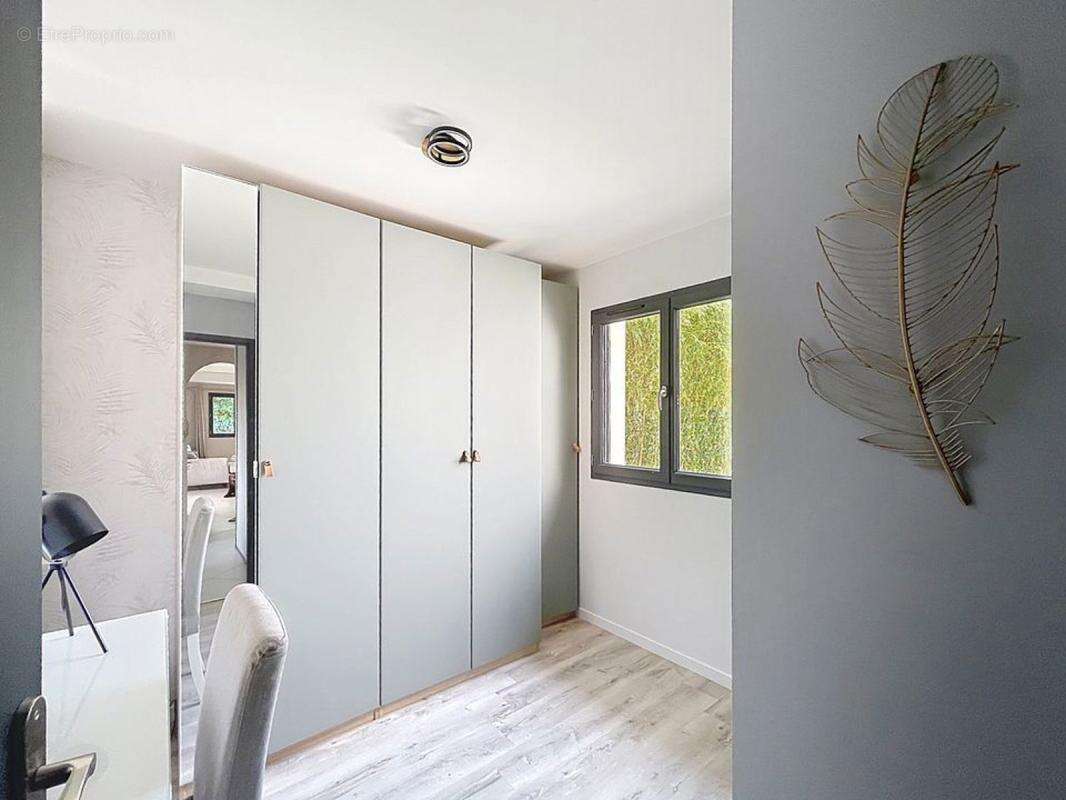 Pins-Justaret - Superbe maison T6 contemporaine avec jardin - photo 8