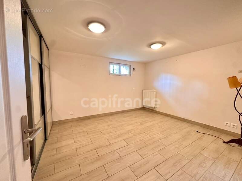 Maison à FEUCHEROLLES