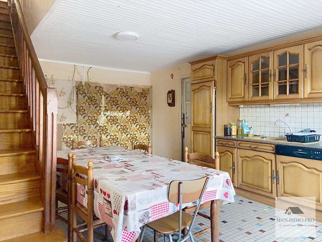 Maison à MONTOURS