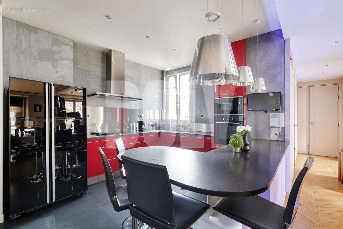 Appartement à NEUILLY-SUR-SEINE
