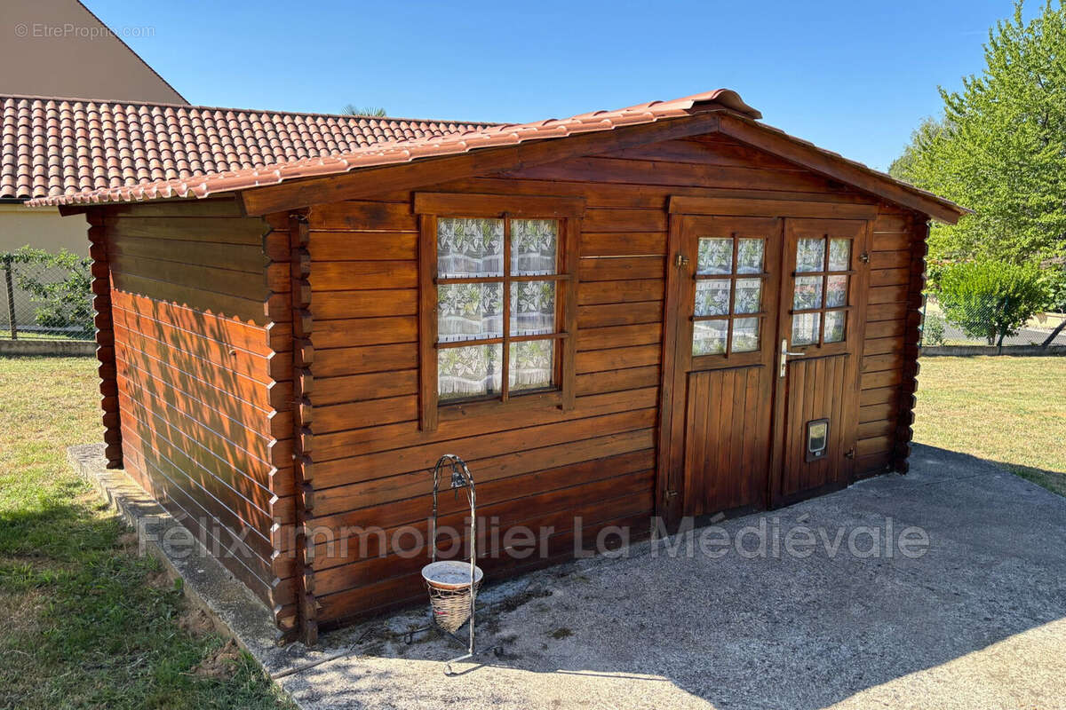 Maison 95 m² à Vitrac  - photo 2