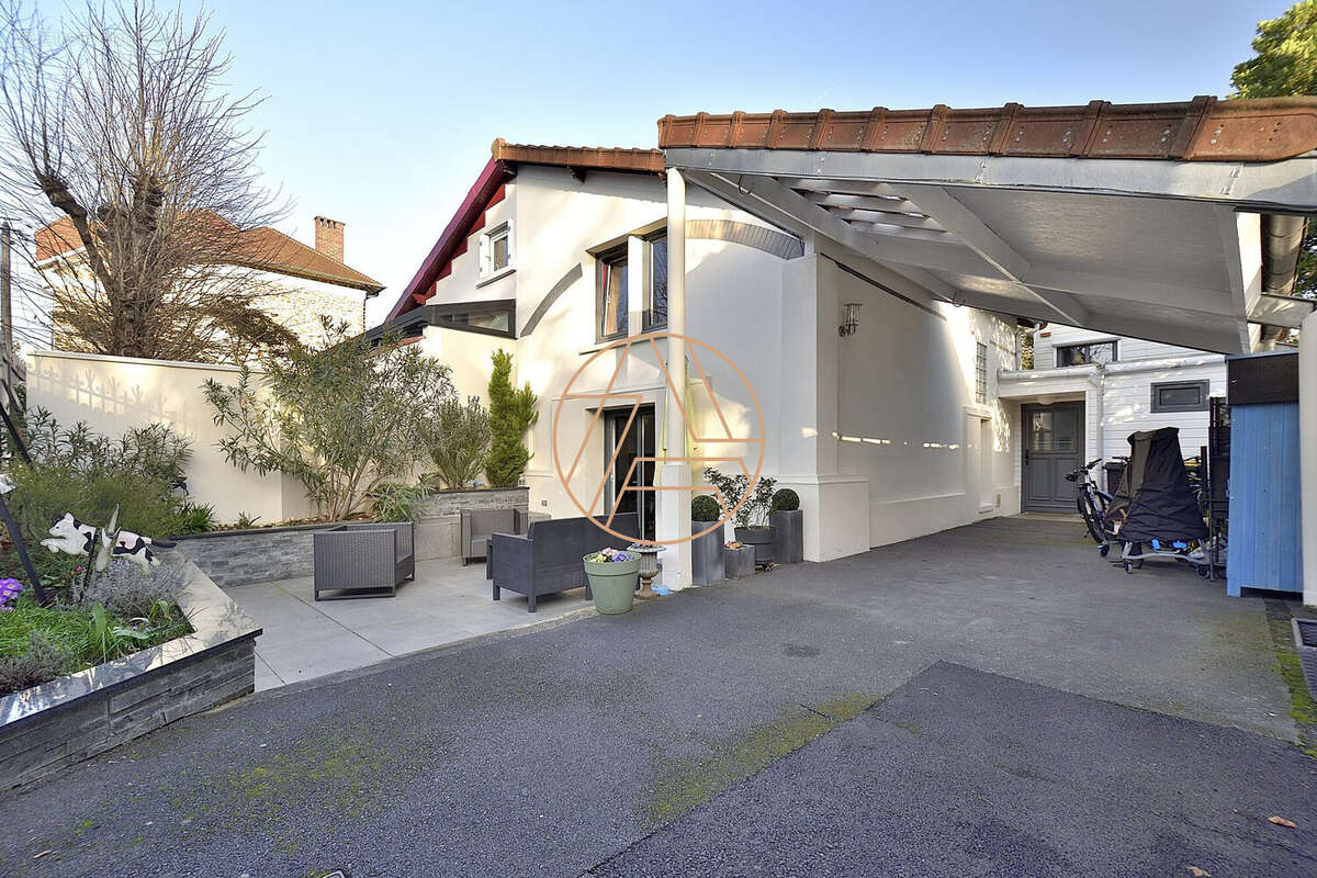 Maison à SAINT-MAUR-DES-FOSSES