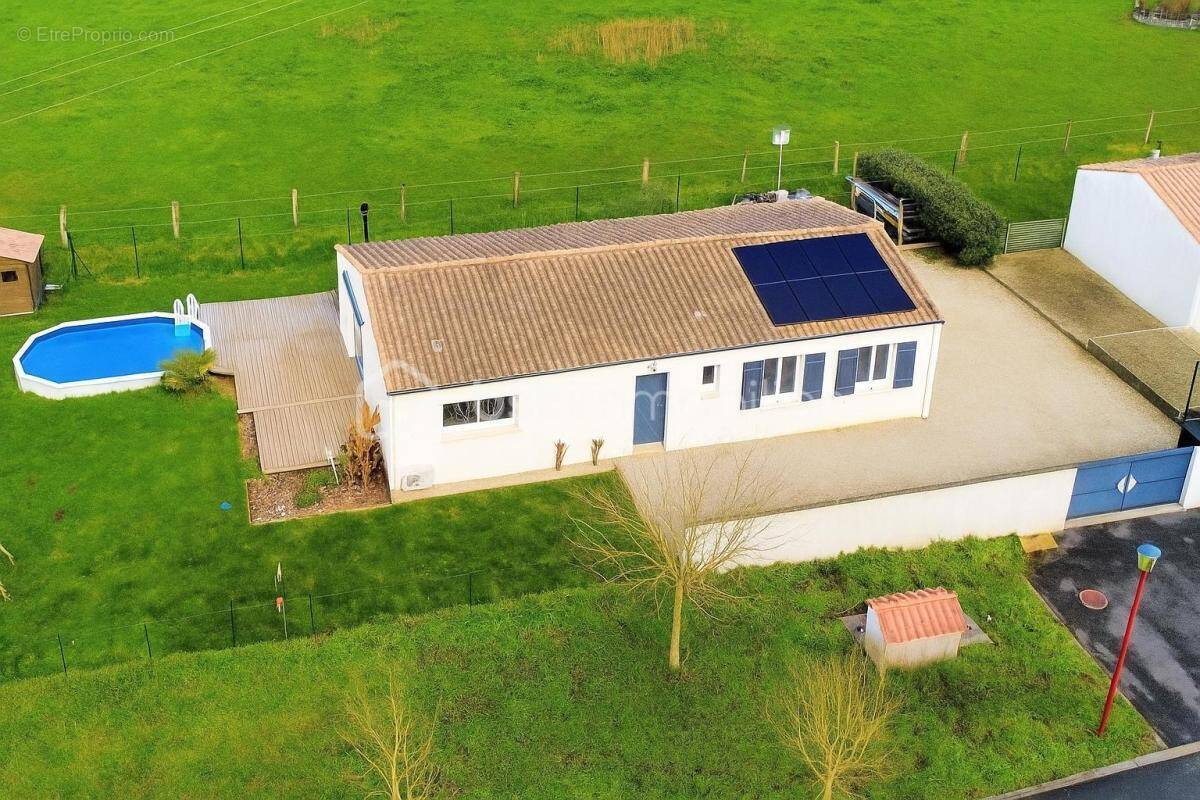 Maison à PONT-L'ABBE-D'ARNOULT