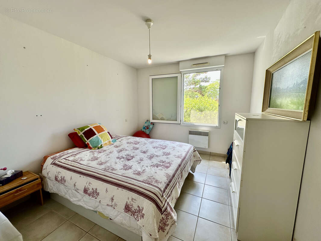 Paradou (13) : Villa T3 de plain pied de 78 m2 avec extérieur, garage et parking - photo 10