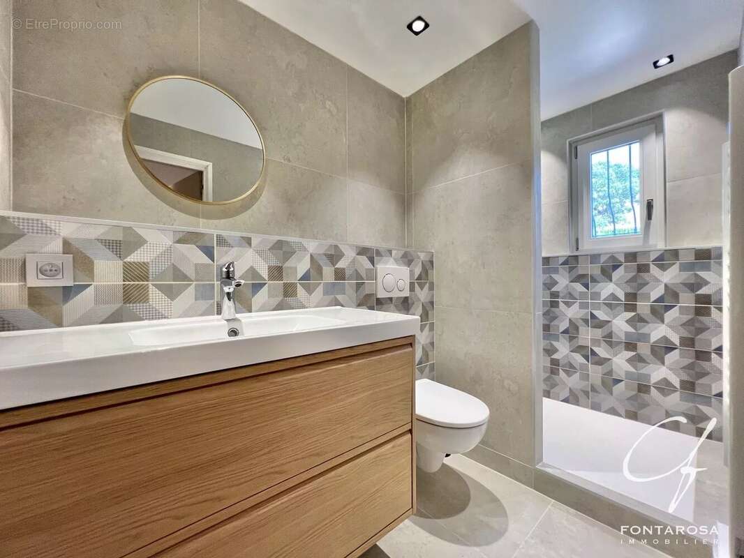 Maison à LES ISSAMBRES