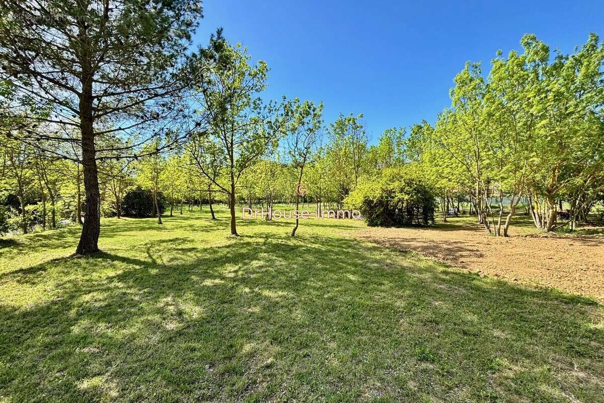 Maison à VILLEMOUSTAUSSOU