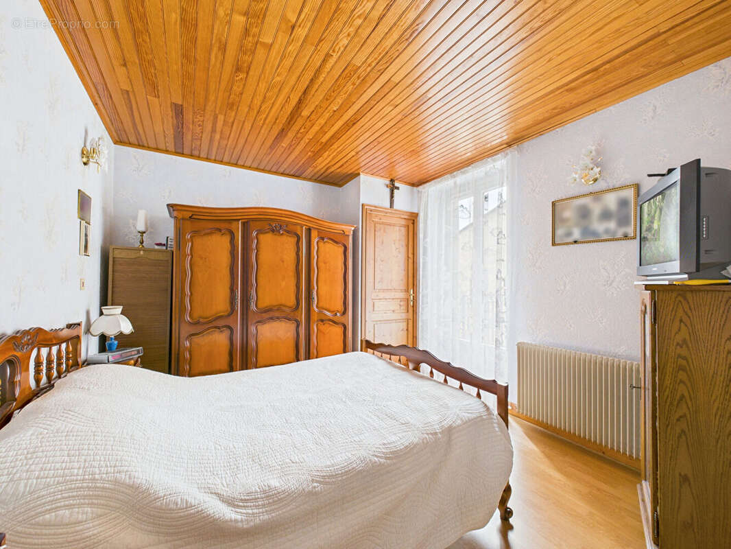 Maison à SAINT-MYON