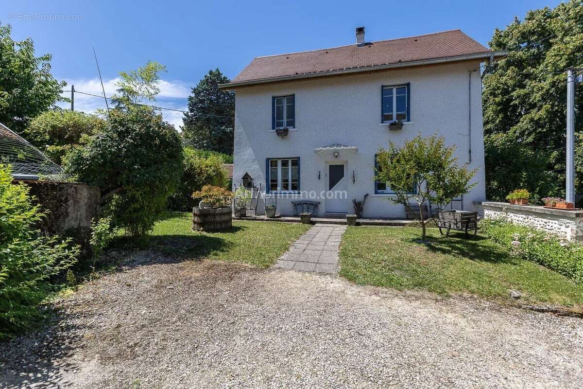 Maison à DOLOMIEU