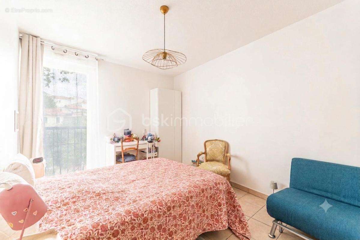 *** en exclusivité *** grand t2 avec terrasse et cave *** résidence de 2006 *** - photo 9