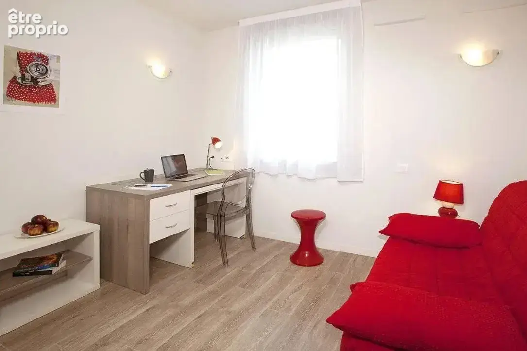 INVESTISSEMENT LOCATIF  Nanterre  Résidence étudiante Les Estudines Nanterre Université  6,18 % de rentabilité - photo 2